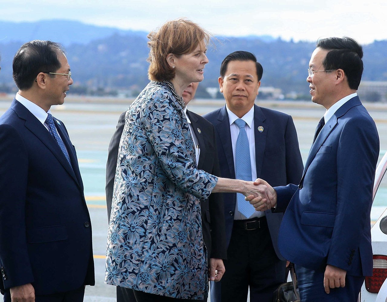 Le président vietnamien arrive à San Francisco, entamant sa participation à la Semaine de haut niveau de l’APEC