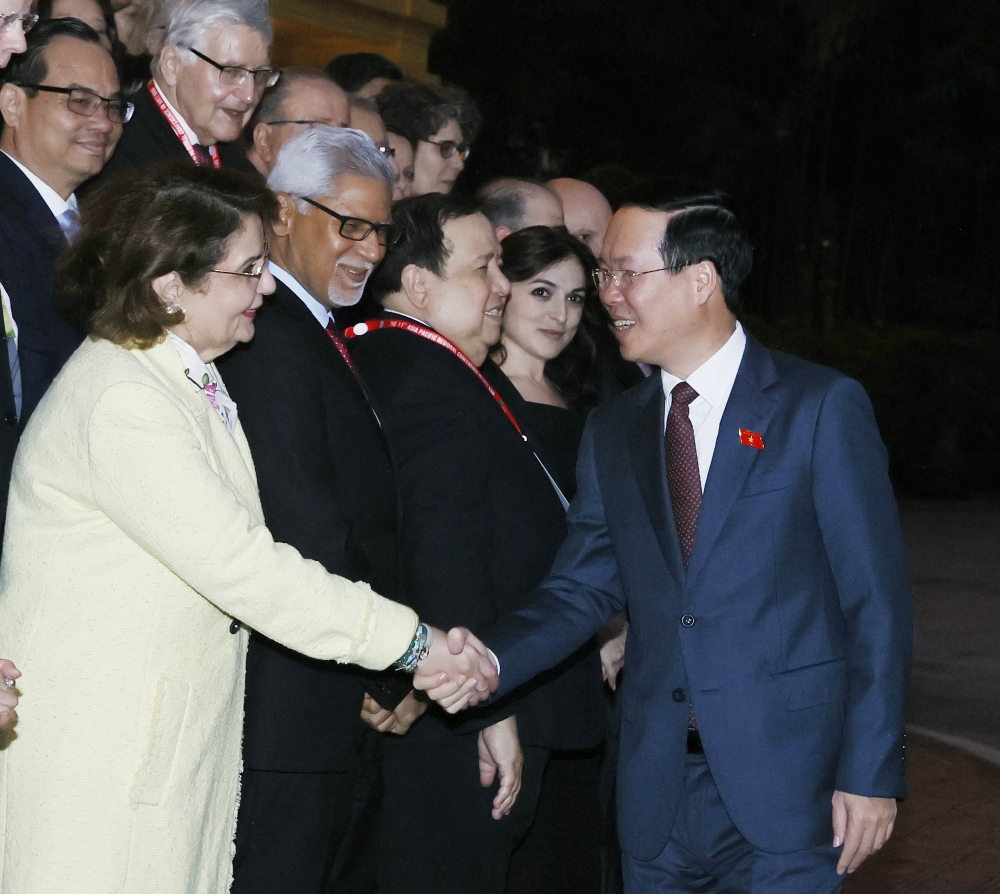 Le président Vo Van Thuong souligne l’humanitaire comme tâche régulière du système politique