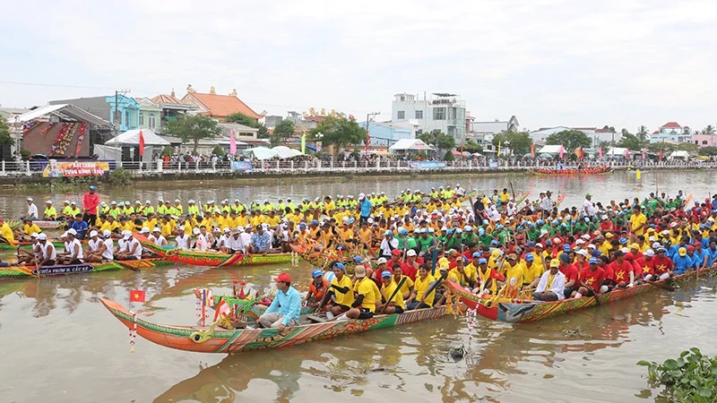 Les Khmers de Trà Vinh célèbrent la Fête Ok Om Bok