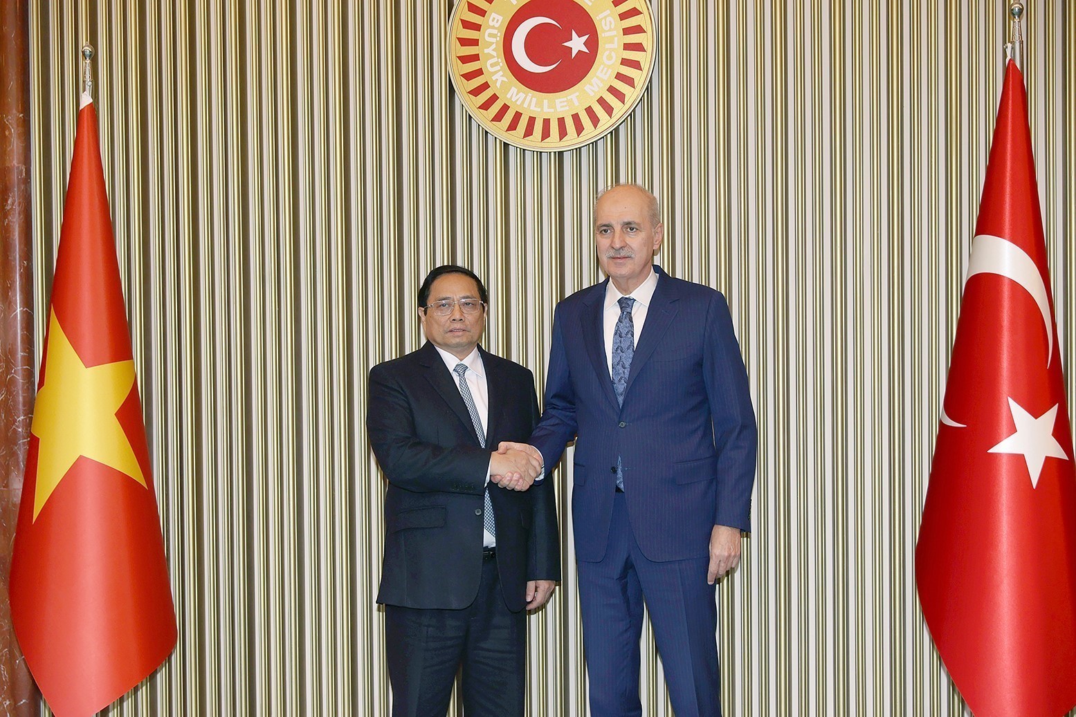 Le Premier ministre Pham Minh Chinh rencontre le président de la Grande Assemblée nationale turque
