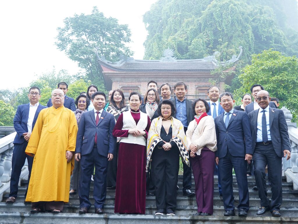 La présidente de l Assemblée nationale du Cambodge termine sa visite au Vietnam