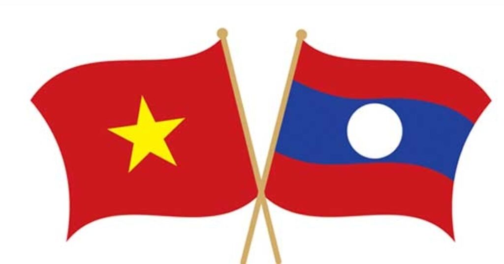 Les dirigeants vietnamiens félicitent le Laos à l occasion de la 48e Fête nationale