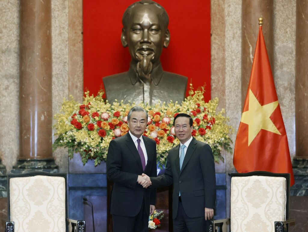 Le président Vo Van Thuong reçoit le ministre chinois des AE