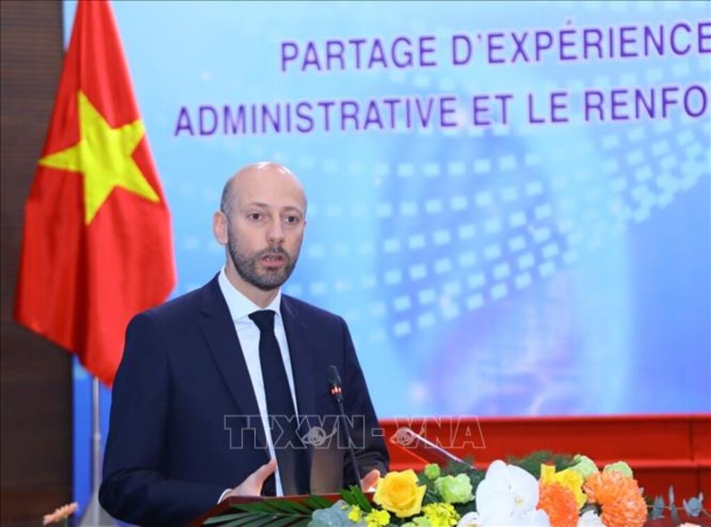 La France aide le Vietnam à moderniser son administration par le numérique