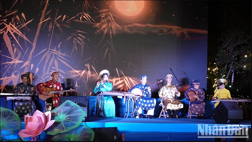 Ho Chi Minh-Ville coup d envoi du festival de Don Ca Tai Tu du Sud