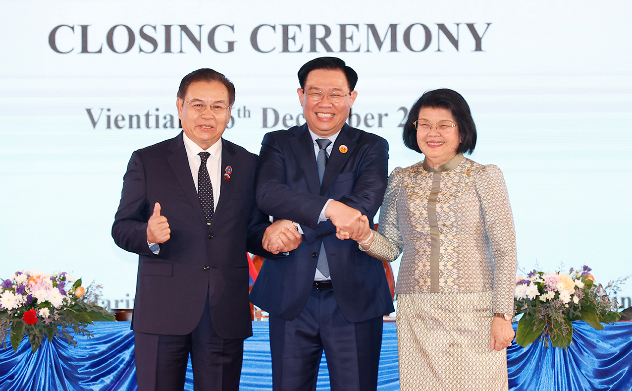 Clôture du premier Sommet parlementaire Cambodge - Laos - Vietnam