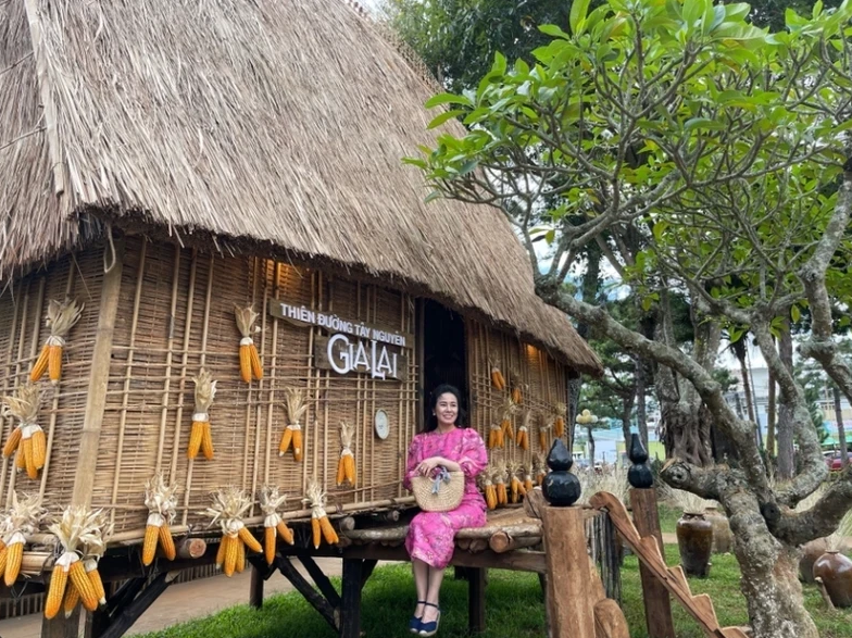 Des antiquités des ethnies des Hauts Plateaux du Centre exposées à Gia Lai