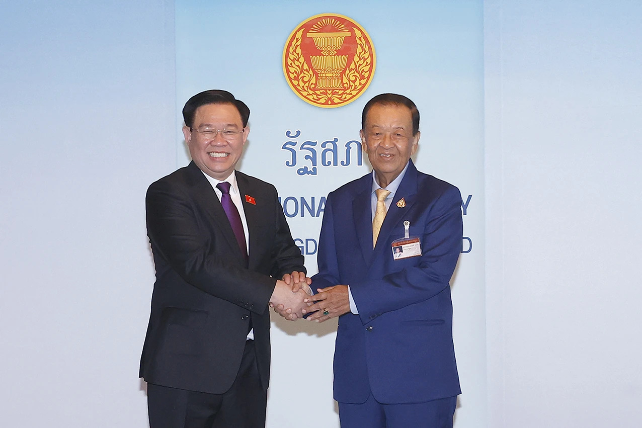Le président de l’AN du Vietnam s’entretient avec son homologue thaïlandais