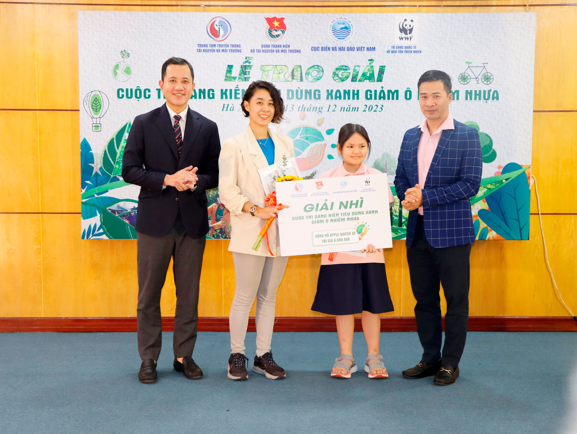 Honorer les initiatives de consommation verte et de réduction de la pollution plastique