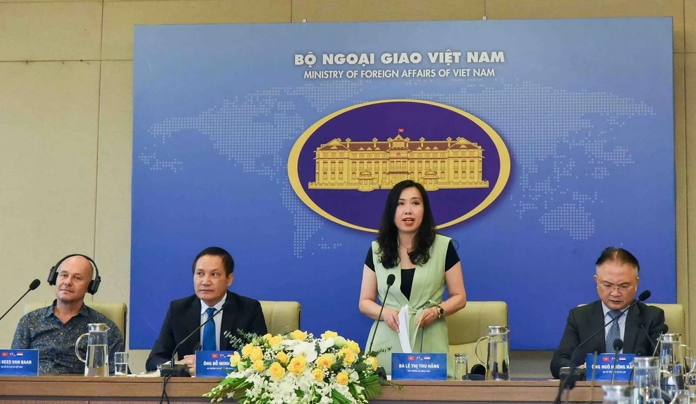 Conférence sur les relations Vietnam-Pays-Bas à Hanoï