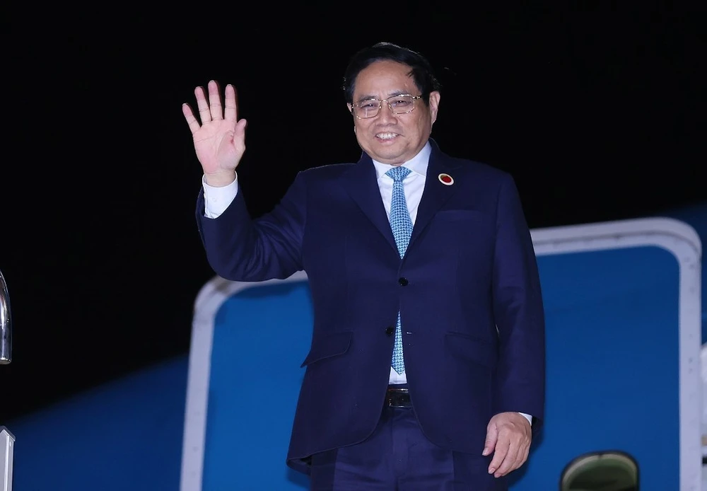 Le Premier ministre Pham Minh Chinh conclut sa visite pour le Sommet commémoratif ASEAN - Japon
