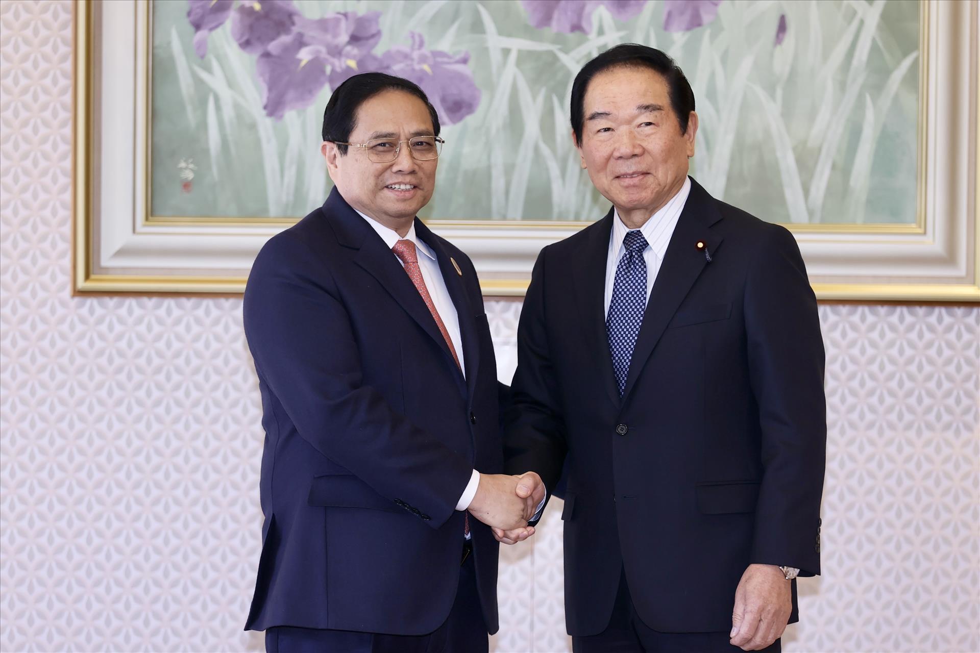 Le Premier ministre Pham Minh Chinh rencontre les présidents des Chambres basse et haute du Japon