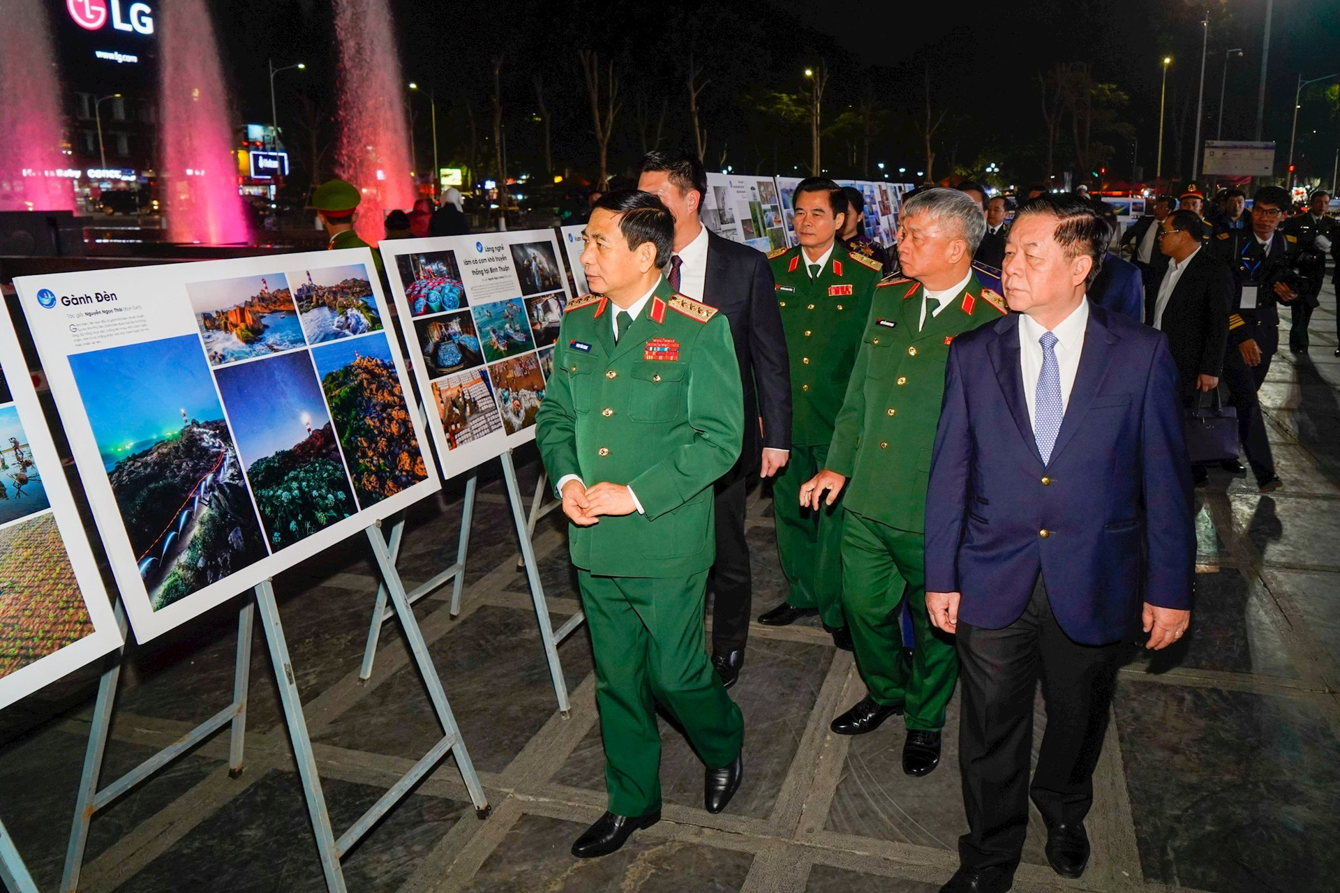 La Patrie au bord des vagues  répandre l amour pour la mer et les îles de la Patrie