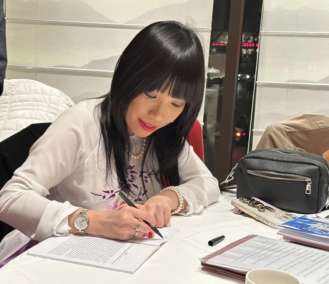 La première femme parlementaire franco-vietnamienne inspire la jeune génération