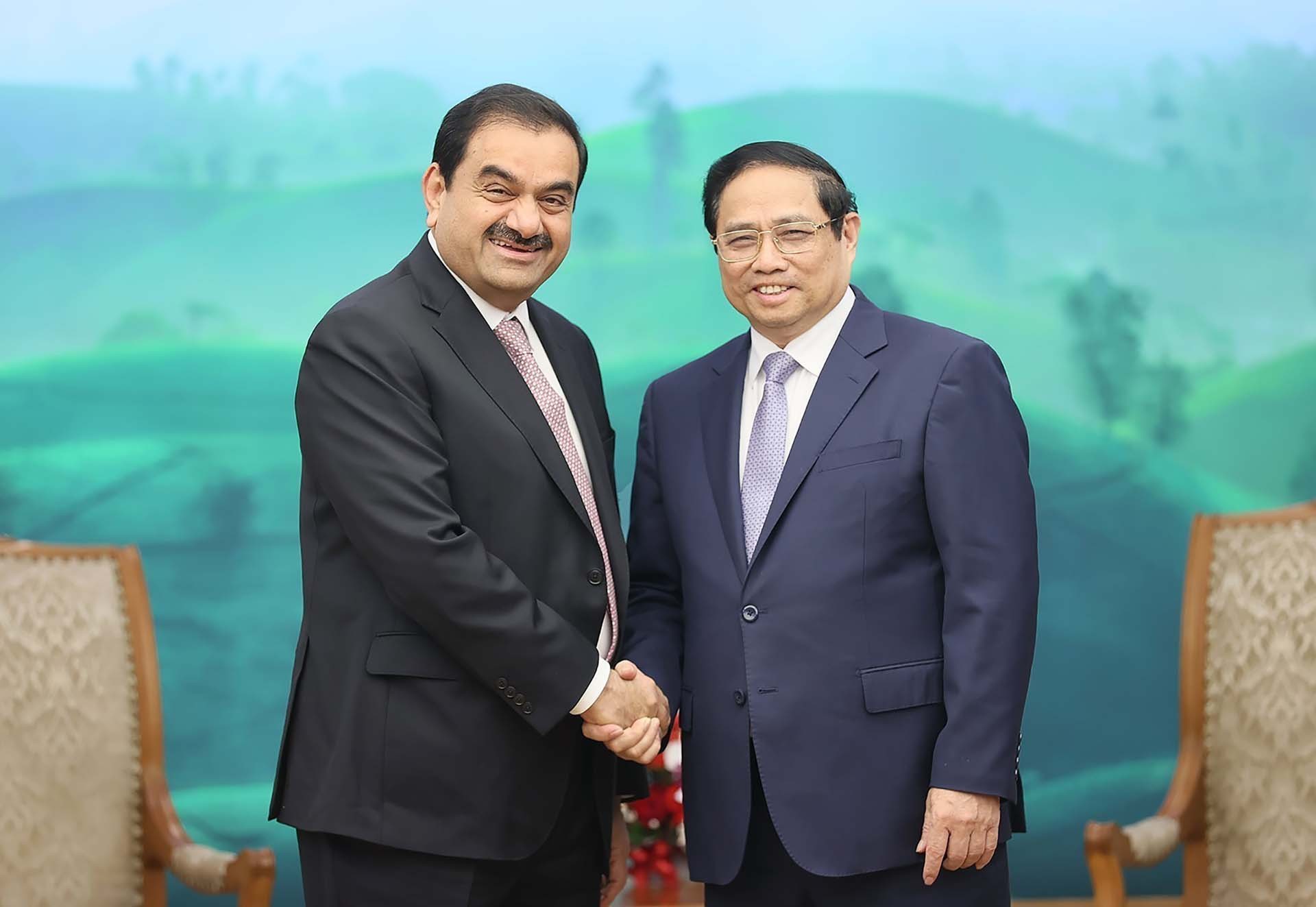 Le Premier ministre Pham Minh Chinh reçoit le président du groupe indien Adani
