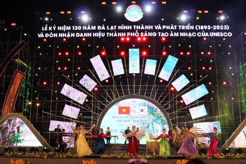 Resserrer les échanges culturels et artistiques Da Lat - Chuncheon