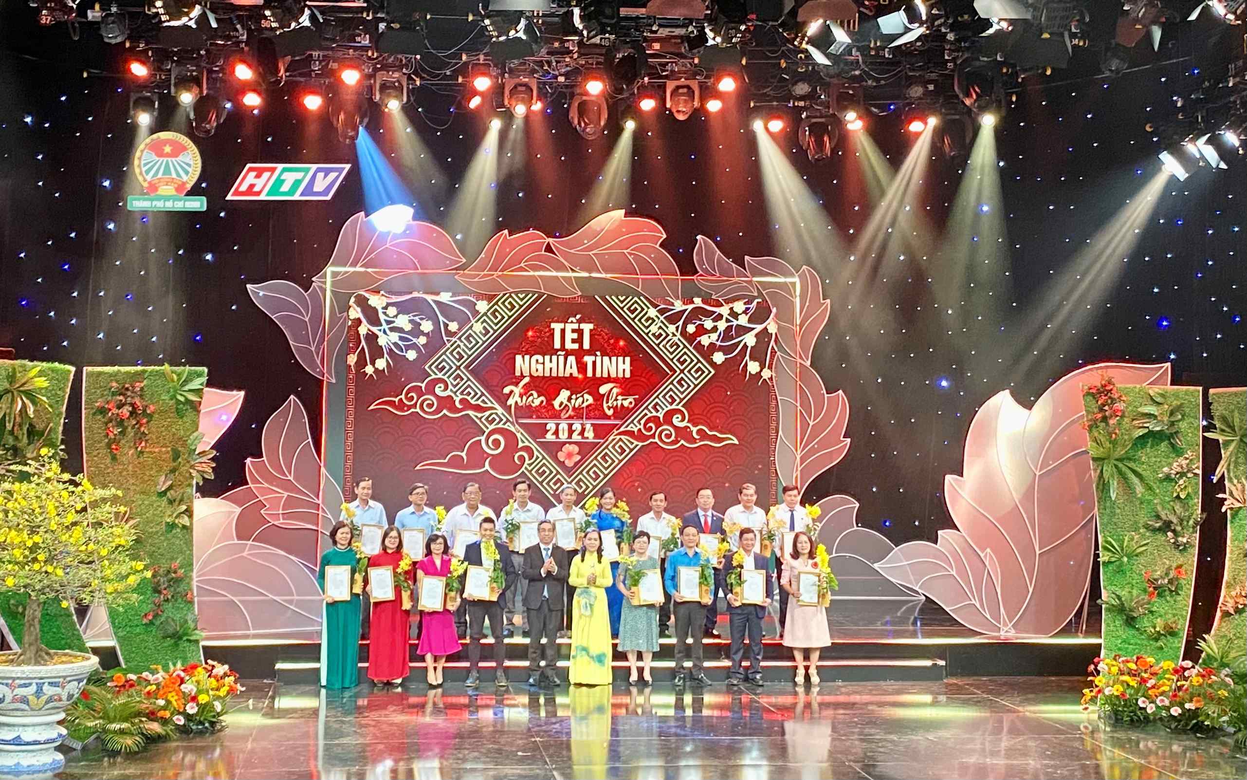 Têt 2024 Plus de 8,2 milliards de dongs en faveur des pauvres à Ho Chi Minh-Ville