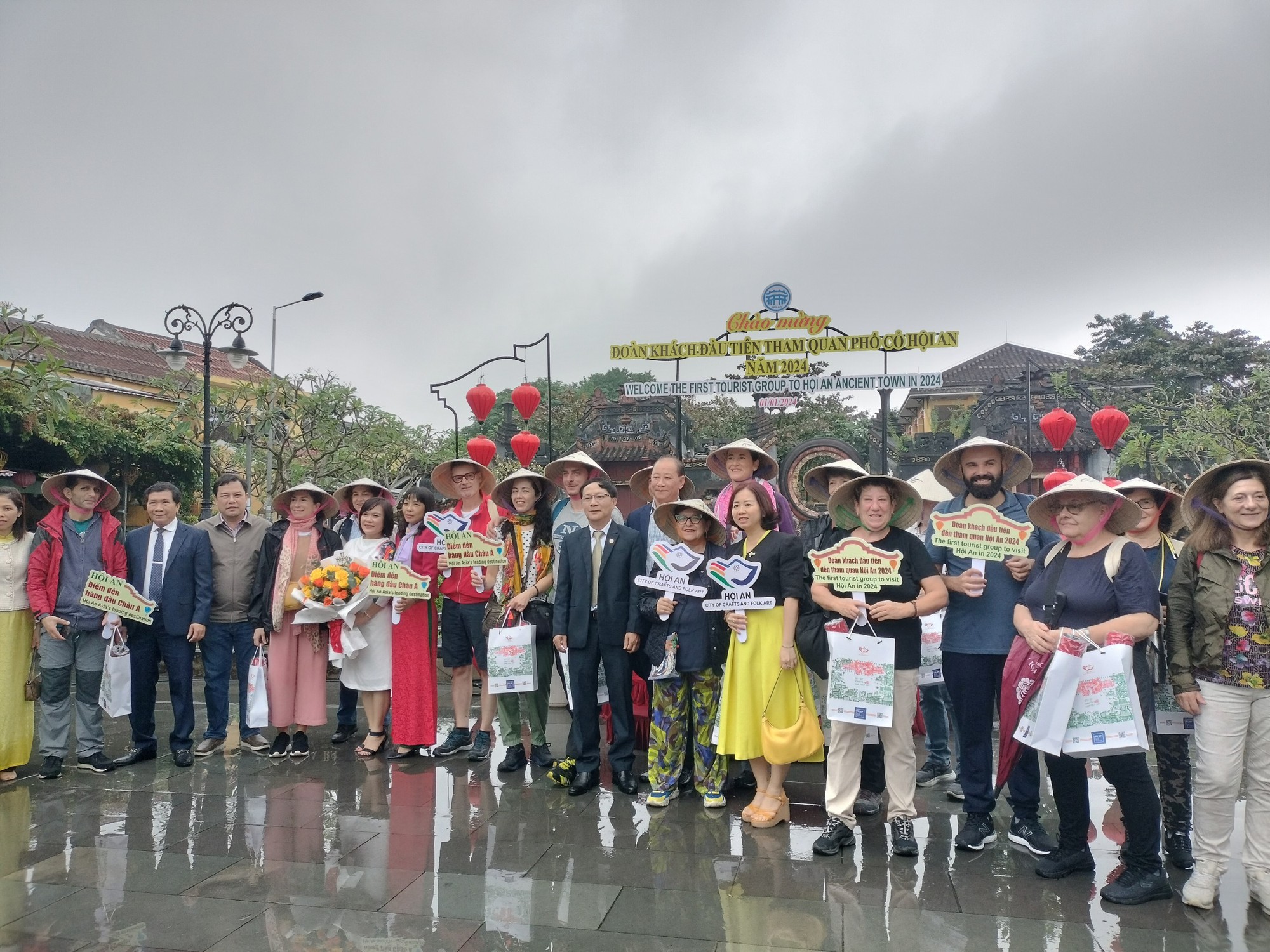 Accueil des premiers touristes de l année 2024