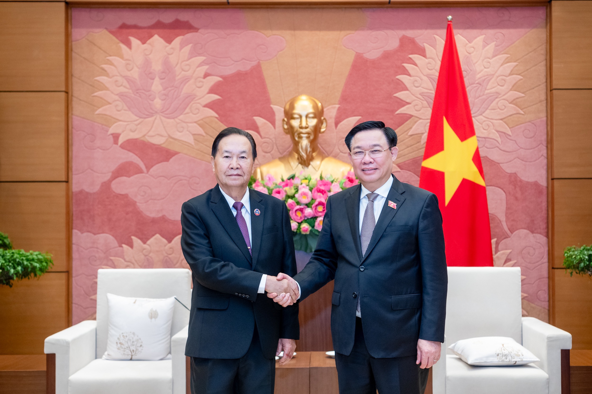 Renforcement des relations entre les Assemblées nationales du Vietnam et du Laos