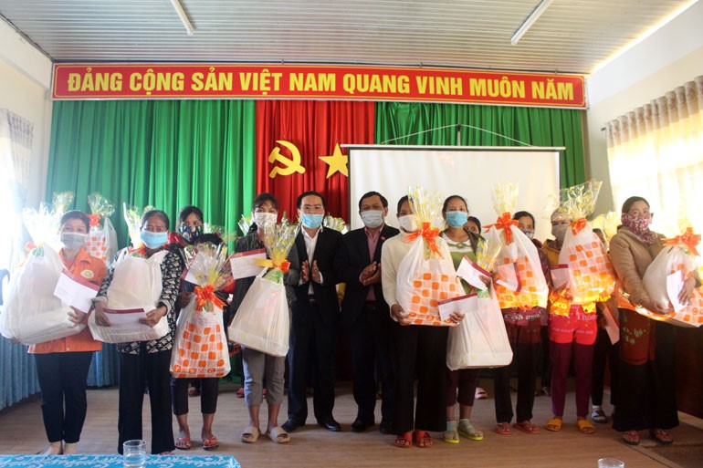 Lâm Dông plus de 65 milliards de dôngs pour les personnes en difficultés à l’occasion du Nouvel An lunaire