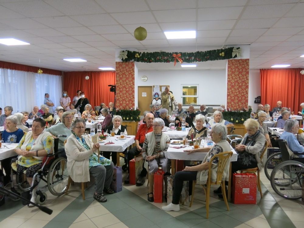 Les activités caritatives des Viet Kieu à l’honneur à Hongrie
