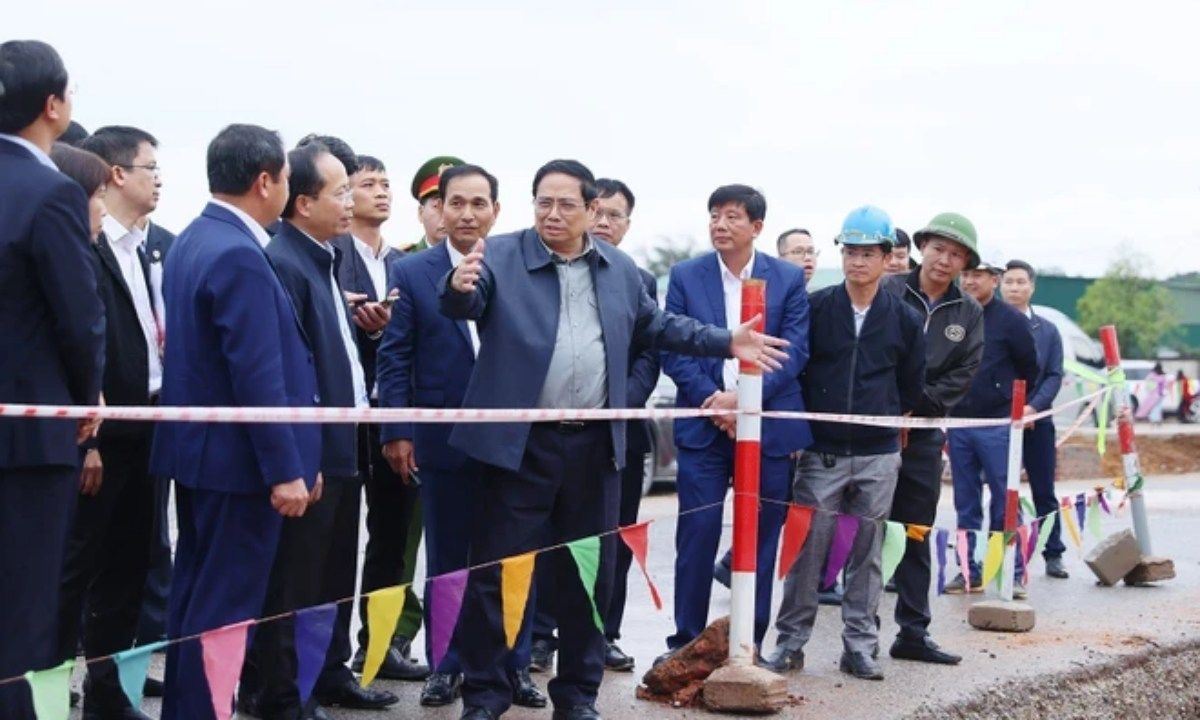 Le Premier ministre Pham Minh Chinh inspecte des projets clés de Hai Duong