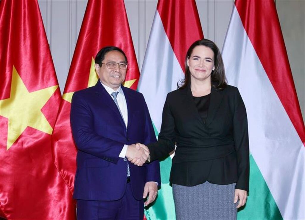 Le PM Pham Minh Chinh rencontre la présidente hongroise Katalin Novak