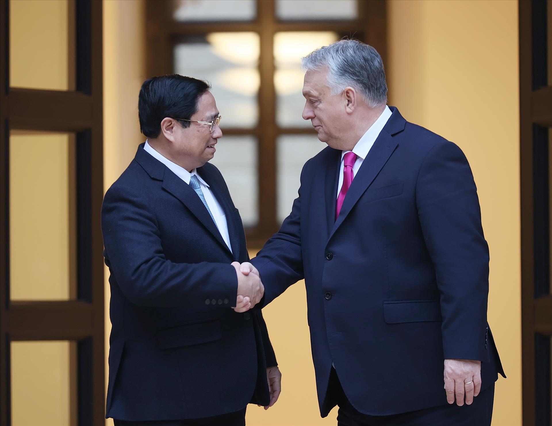 La presse hongroise et roumaine apprécie la visite du Premier ministre Pham Minh Chinh