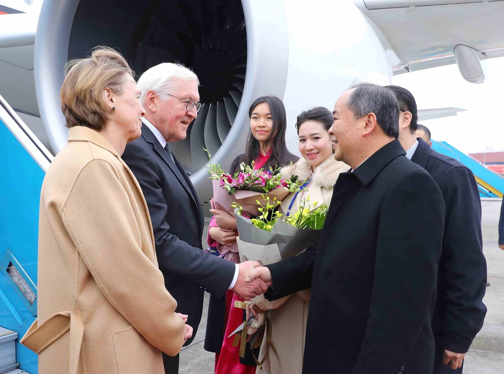 Le président fédéral allemand Frank-Walter Steinmeier arrive à Hanoï