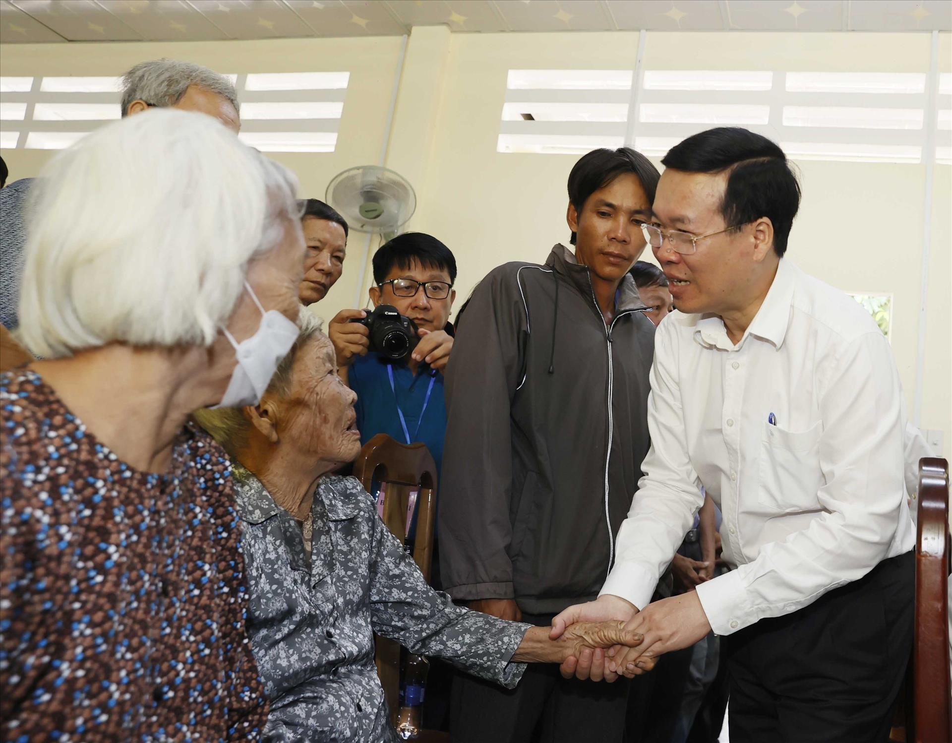 Le président Vo Van Thuong formule ses vœux du Têt à Dong Thap