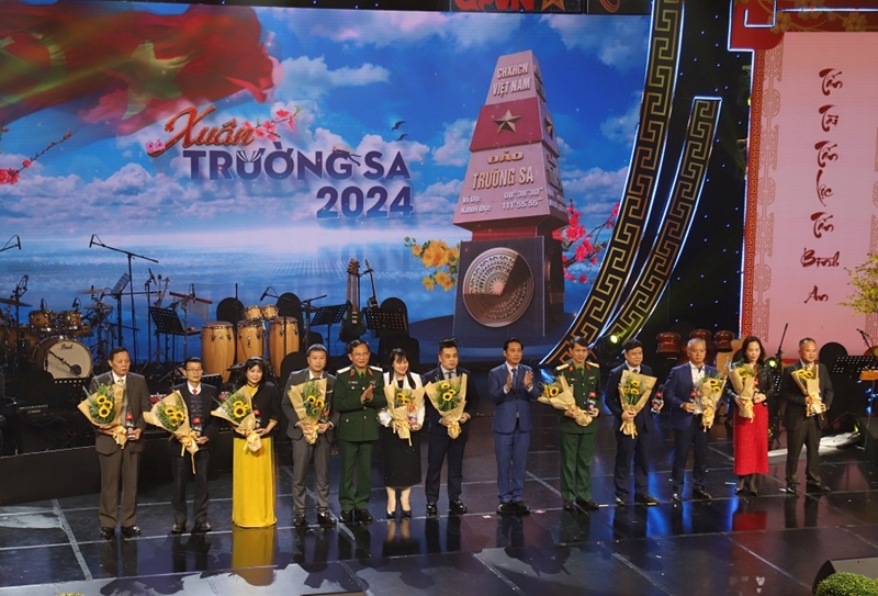 «Printemps à Truong Sa 2024» un pont d’affection entre le continent, la mer et les îles