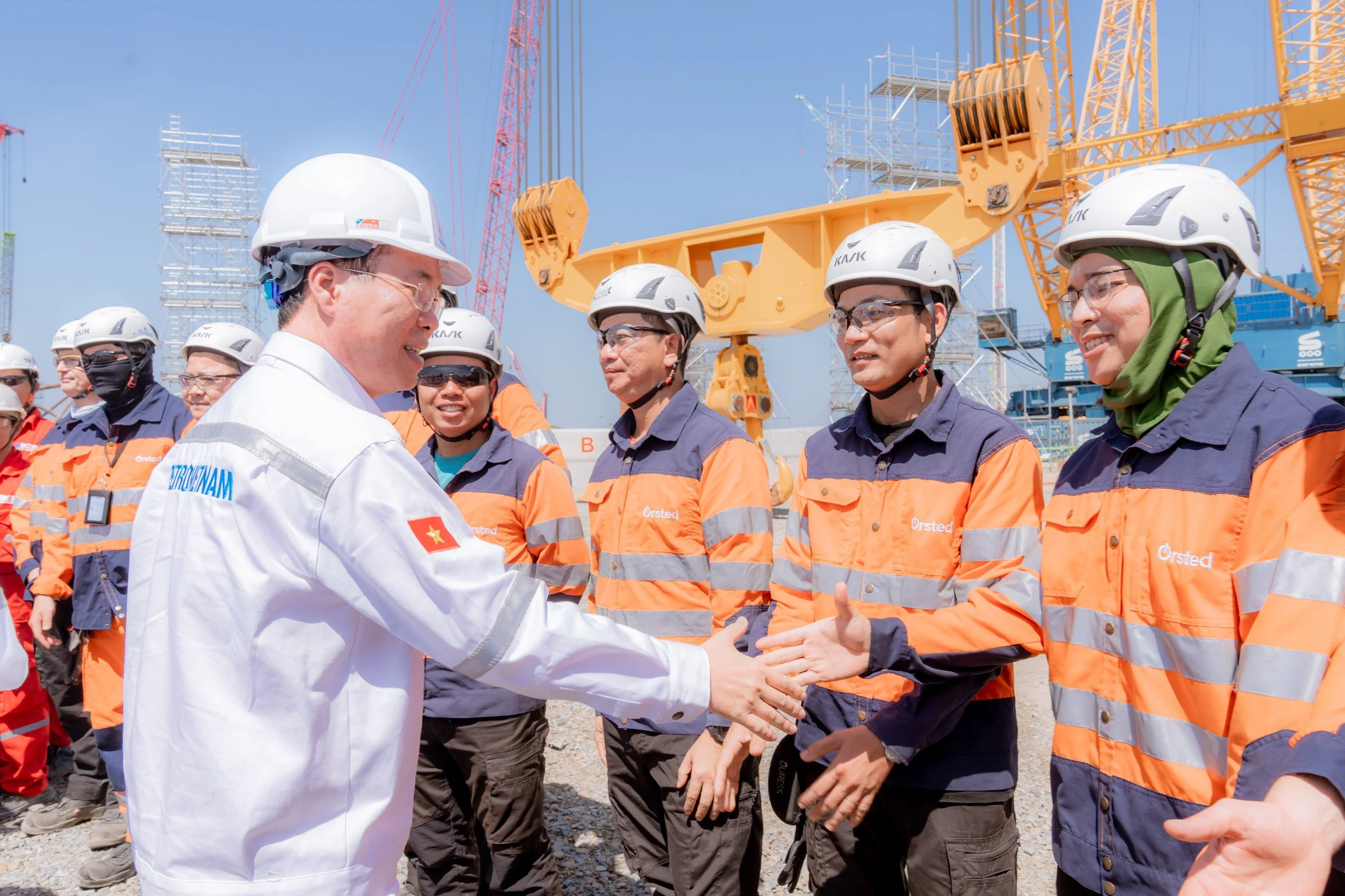 Le président formule ses vœux du Têt aux travailleurs de plates-formes gazo-pétrolières