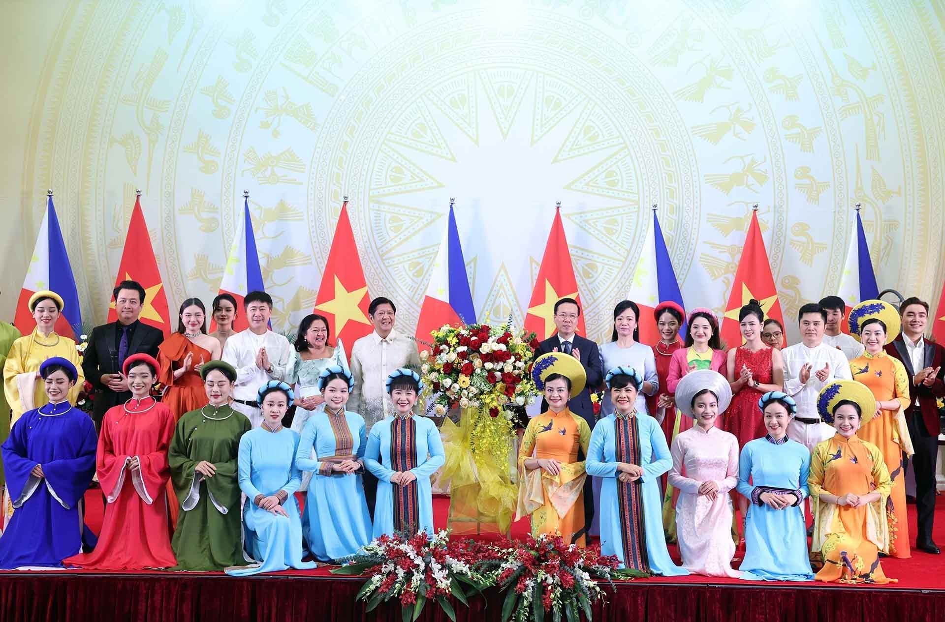 Le président vietnamien offre un banquet en l’honneur du président philippin