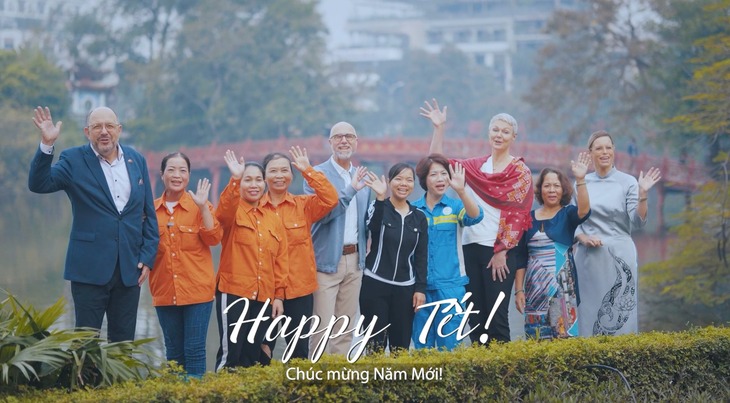 Souhaits spéciaux pour le Nouvel An des diplomates du G4 au Vietnam