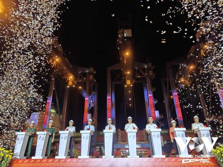 Hô Chi Minh-Ville Le port Tân Cang ouvre l’année du Dragon dans l’efferverscence