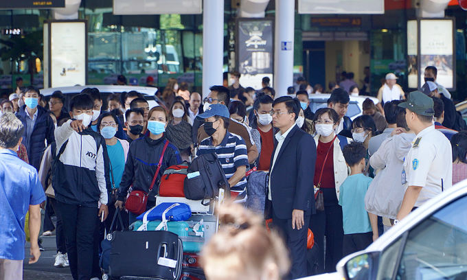 L’aéroport de Tan Son Nhat accueille un nombre record de passagers le 14 janvier