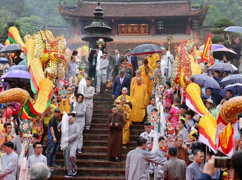La fête de la pagode des Parfums accueille 30 000 visiteurs lors de son ouverture