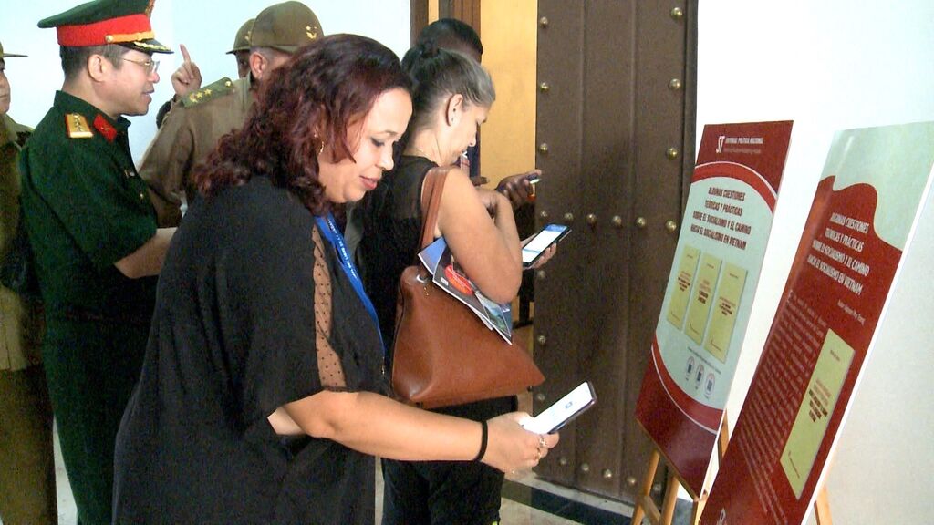 Présentation d un livre du secrétaire général Nguyên Phu Trong à Cuba