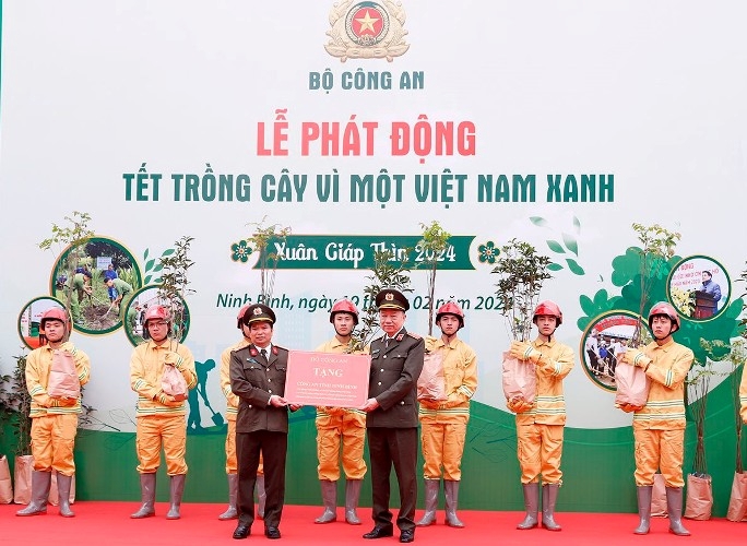 Le ministère de la Sécurité publique lance le Festival de plantation d arbres 2024