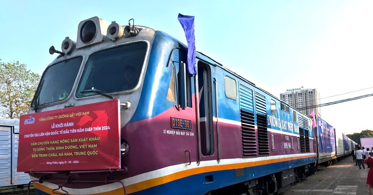 Départ du 1er train de transport international de marchandises pour le Nouvel An lunaire