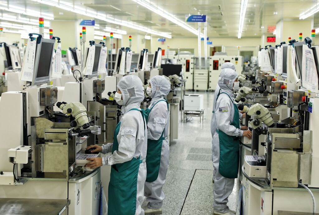 Le Vietnam élabore un nouveau programme de main-d œuvre dans l’industrie de semi-conducteurs