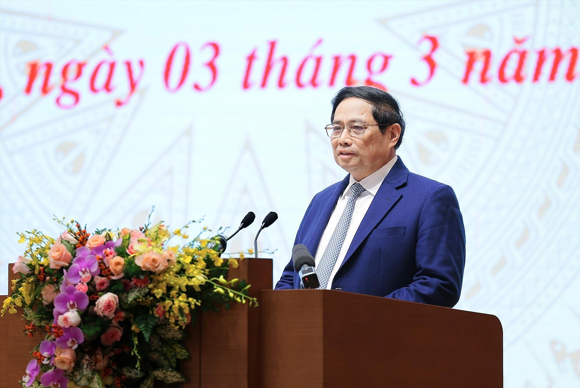 Le Premier ministre Pham Minh Chinh rencontre des entreprises publiques typiques