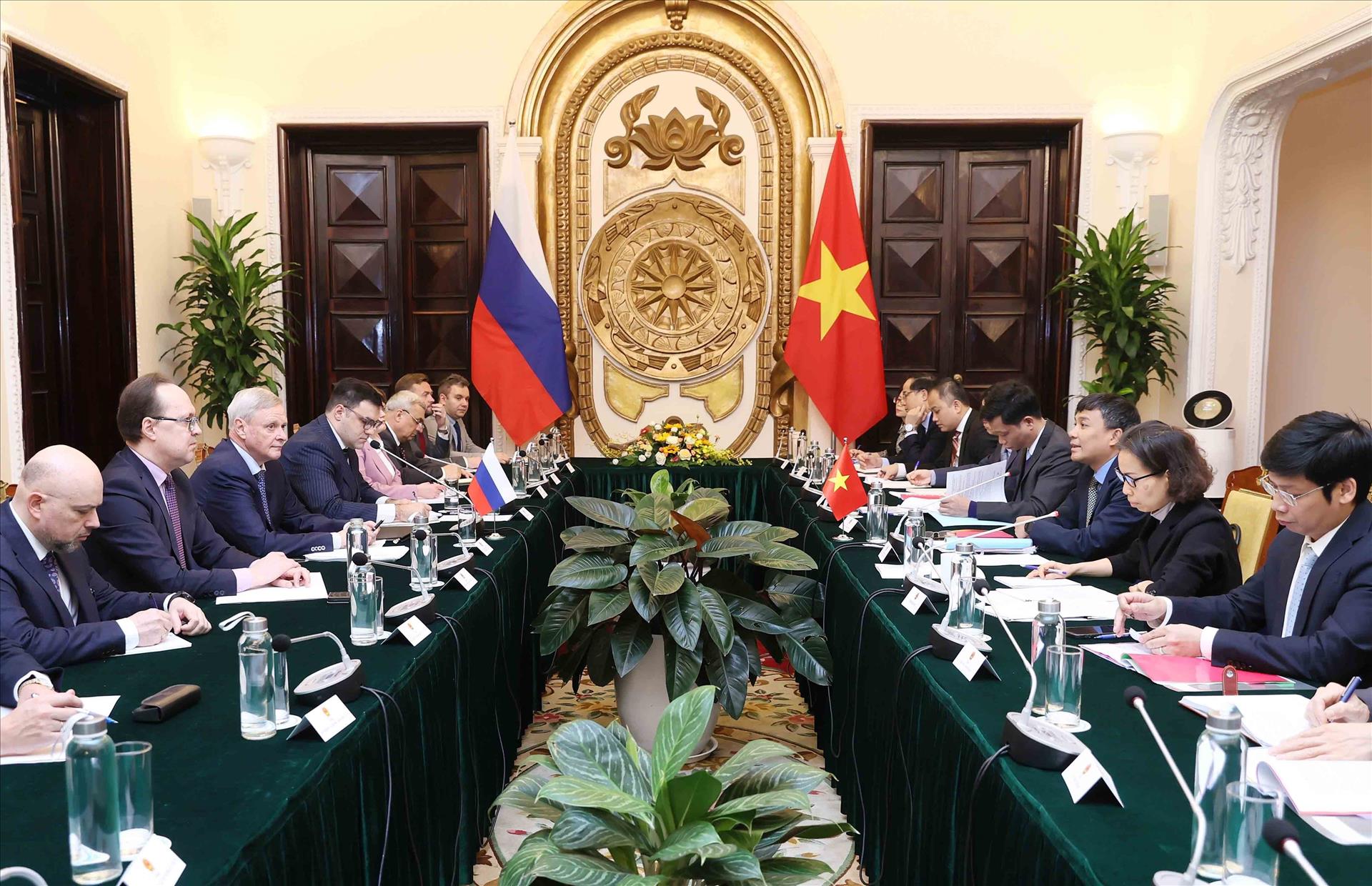 Le Vietnam et la Russie dialoguent sur la stratégie de diplomatie, de défense et de sécurité