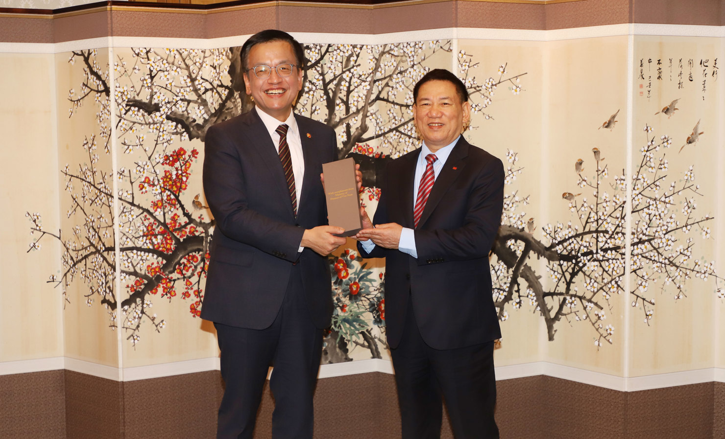 Potentiel de coopération entre le Vietnam et la République de Corée dans le secteur financier