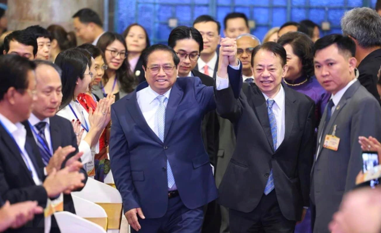 Le Premier ministre apprécie l assistance de la BAD au Vietnam ces 30 dernières années