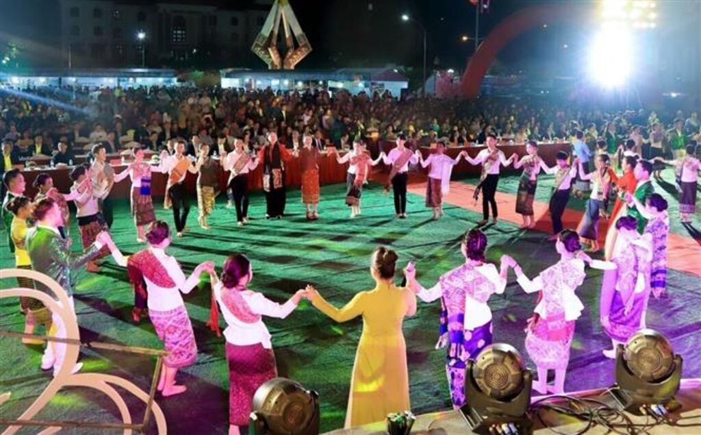 Vietnam - Laos Son La et Houaphan promeuvent leur coopération touristique