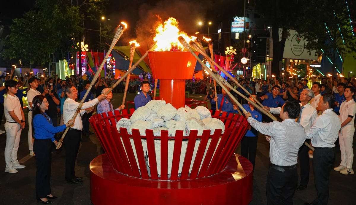 Le Festival de la jeunesse de Hô Chi Minh-Ville 2024 comme si vous y étiez