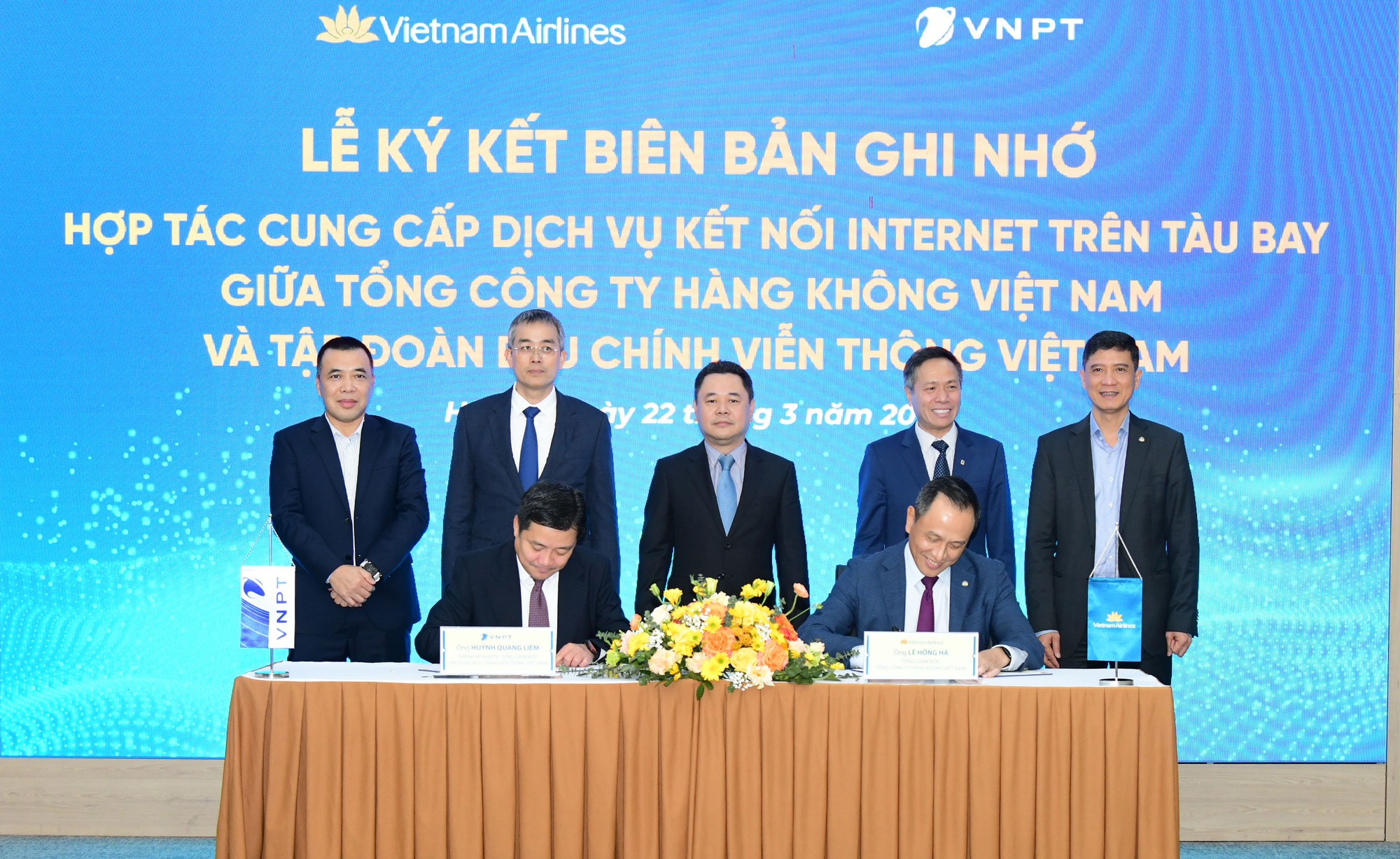 Vietnam Airlines et VNPT coopèrent pour développer un service de connexion Internet en avion