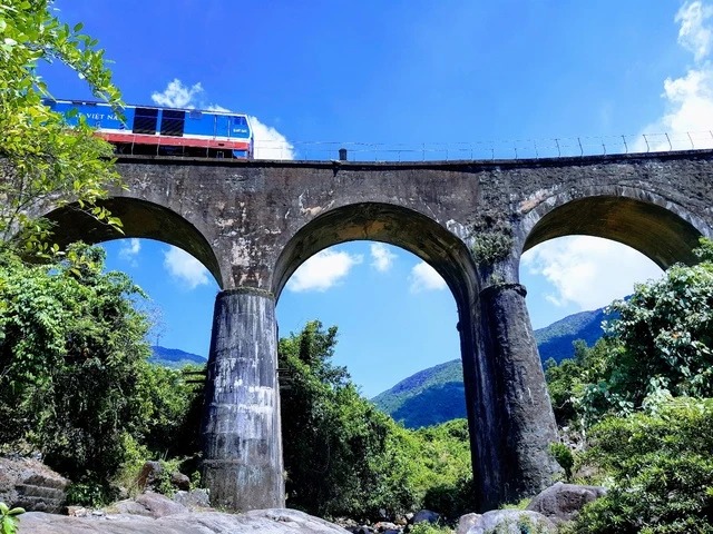 Lancement du train «Relier les patrimoines du Centre» entre Huê et Da Nang