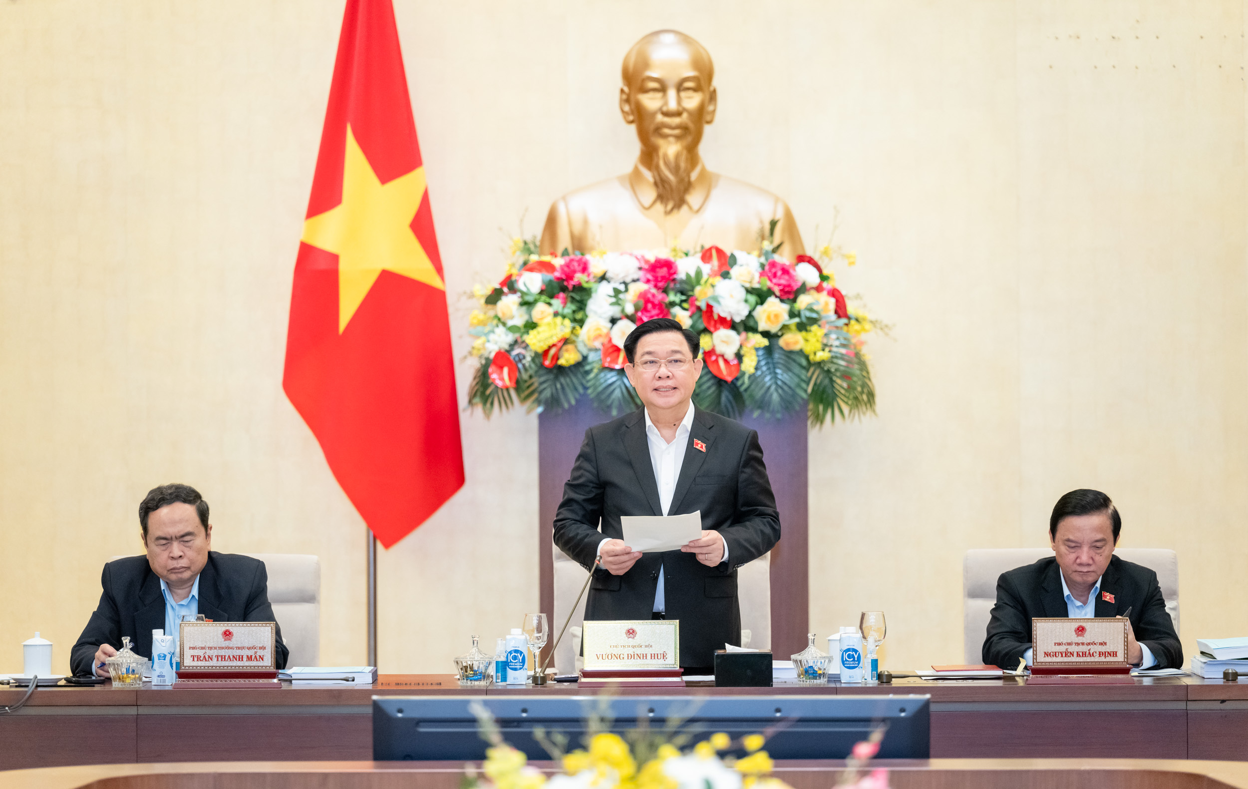 Ouverture d’une réunion thématique du Comité permanent de l’AN sur la loi